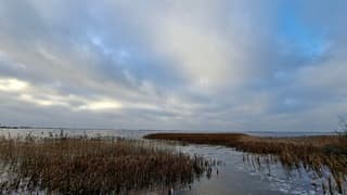 Veel wolken maar ook mooie blauwe lucht boven Giethoorn (Belterwijde)