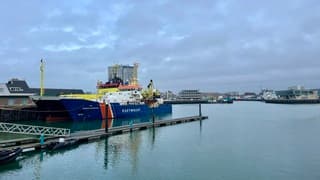 Het wordt lichter boven de haven 