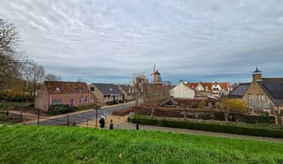 Vriendelijke bewolkte lucht, heerlijk wandelweer 