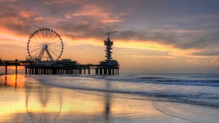 Mooie zonsondergang bij de Pier van Scheveningen