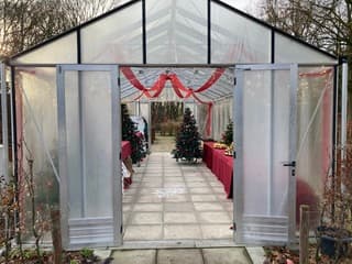 De boeren en boerinnen wensen iedereen fijne feestdagen en een gezond nieuwjaar toe 2026 van zorginstelling Koraal Parkstad - Op de Bies & Gastenhof