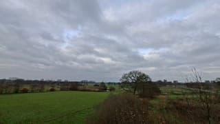 Vanochtend nog paar kleine beetjes blauwe luchten in Meppel, tijdstip foto 11.40 uur