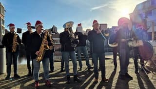 Kerstgezelligheid tijdens het winkelen