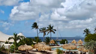 Bonaire zon en stapelwolken 