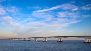 60-jarige Zeelandbrug in het zonnetje 