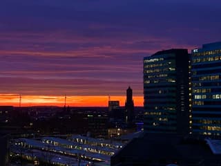 Arnhem met zonsopgang 