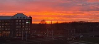 Ochtendgloren boven 's-Hertogenbosch.  