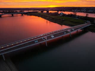 Zonsopkomst Spiegelwaal in Nijmegen