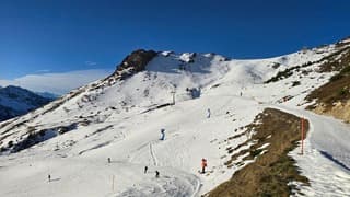 Fieberbrunn in de ochtend op de toppen genoeg sneeuw maar blijf op de piste...