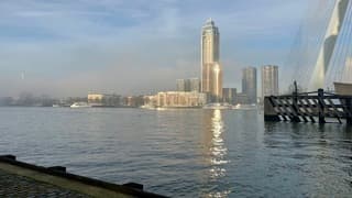 En daar komt Rotterdam weer steeds meer te voorschijn 