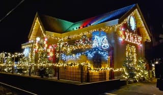 Stationnetje Arkel is uitbundig versierd