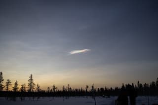 Parelmoerwolken vlakbij Muonio, Finland