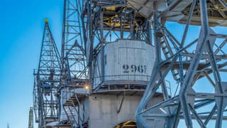 Strakblauwe lucht met een zonnetje