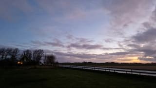 Naast buien ook opklaringen boven Texel!