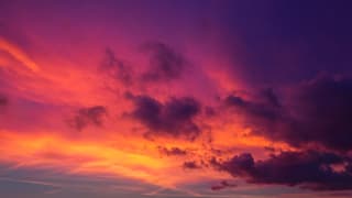 Vurige Nieuwjaarszonsondergang