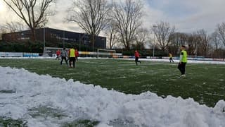 Sneeuw voetbal