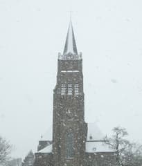 Katholieke Kerk van Vinkeveen tijdens in de sneeuw
