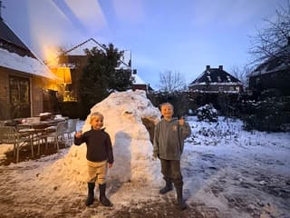 Iglo bij opa & oma in de tuin