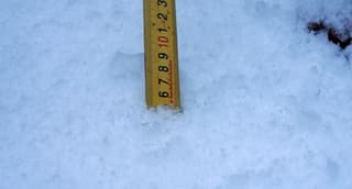 6 cm sneeuw
