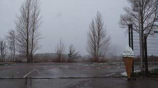 't SNEEUWT 'n beetje- IJSJE ERBIJ ?