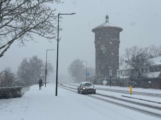 Watertoren in de sneeuw