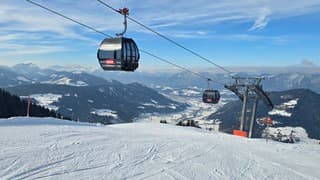 Itter met op de achtergrond een wit Inntal ( wörgl)