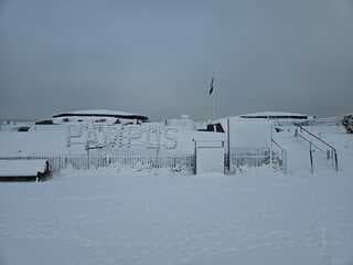 forteiland pampus - koepels en letters in de sneeuw 