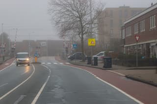 Mistig, verkeer 