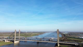 Brug bij Zaltbommel
