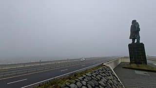Behoorlijk mistig op de afsluitdijk