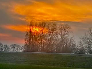 Zonsondergang in Dalen