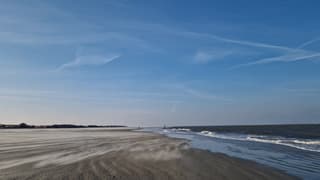 Zandstorm strand Schiermonnikoog 