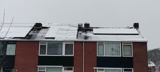 Zonnepanelen hebben sneeuwvrij