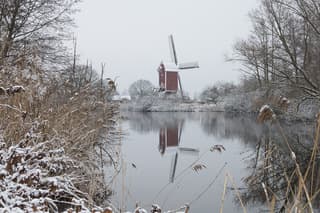 Winters weer Molen Nederasselt 