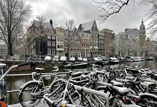 Nou vooruit, nog eentje die ik zelf wel typisch Amsterdams vind, in de winter. 