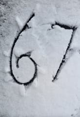 67 in de sneeuw