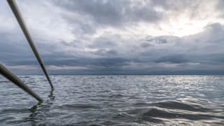 Bewolkt en heel af en toe een spetter regen