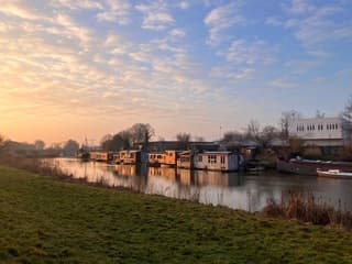 Blauwe lucht en wolkjes 