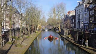Utrecht in de zon in de ochtend 