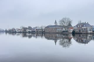 Grijs en rustig weerbeeld. 