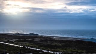 MIST EN GEMIEZER AAN ZEE
