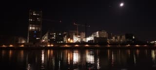 De maan schijnt er mooi bij 