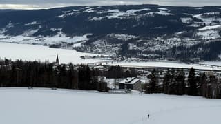 Nog steeds ligt er sneeuw in Lillehammer Noorwegen