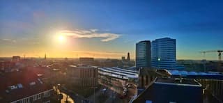 Zon komt net op boven Arnhem 