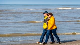 MOOIE ZONNIGE DAG AAN ZEE