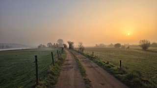 sunrise aan de rijn
