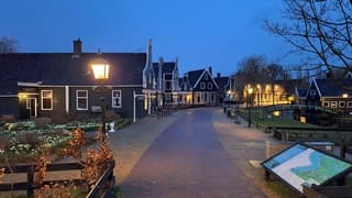 Wind maar droog op de Zaanse Schans.