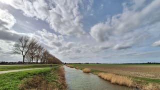 Zon, wolken en toenemende wind