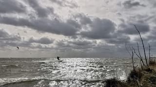 Markermeer zon wind en wolken 