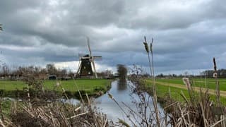 Regen en hagel rond 16.00 uur